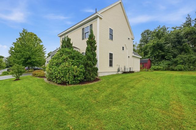 36 Treehouse Cir, Easthampton, MA 01027