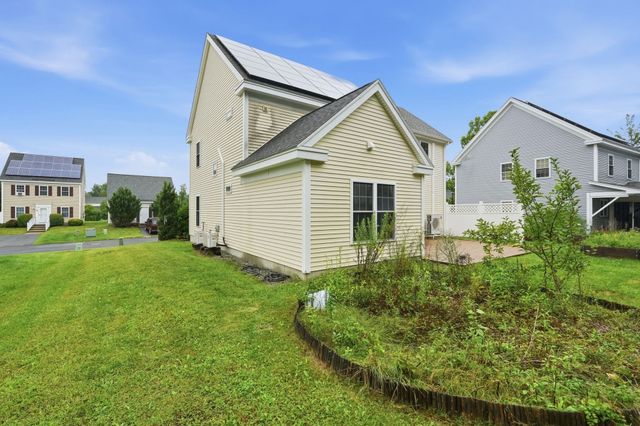 36 Treehouse Cir, Easthampton, MA 01027