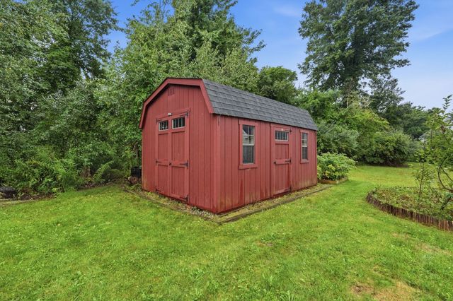 36 Treehouse Cir, Easthampton, MA 01027