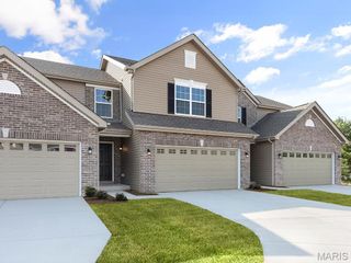 12 Fairmount Grove Drive, St Peters, MO 63376