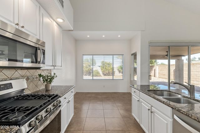 1002 W KELTON Lane, Phoenix, AZ 85023