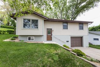 1339 N 11th AVENUE, West Bend, WI 53090