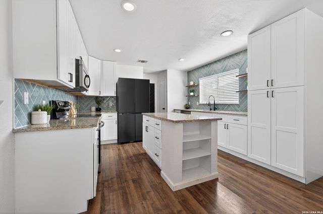 8001 Dove Trail, San Antonio, TX 78244