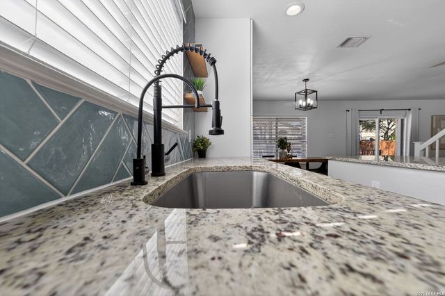 8001 Dove Trail, San Antonio, TX 78244