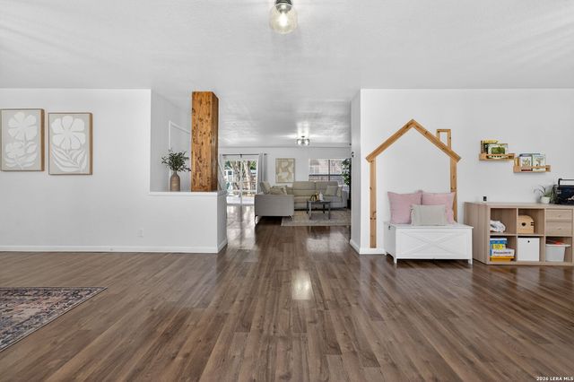 8001 Dove Trail, San Antonio, TX 78244