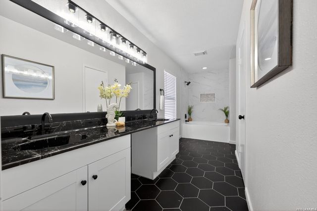 8001 Dove Trail, San Antonio, TX 78244