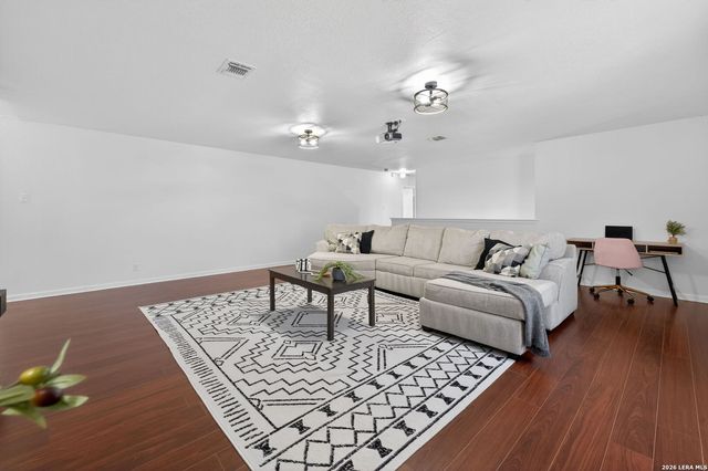 8001 Dove Trail, San Antonio, TX 78244