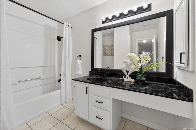 8001 Dove Trail, San Antonio, TX 78244