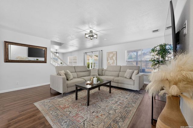 8001 Dove Trail, San Antonio, TX 78244