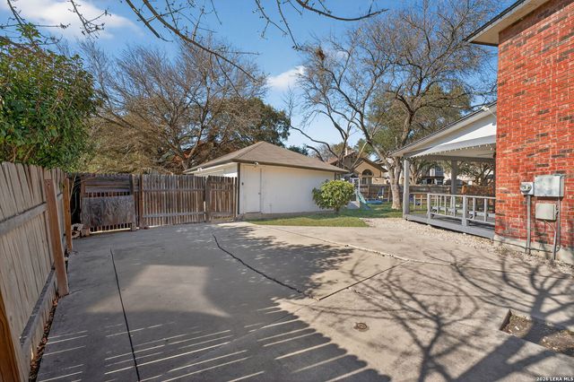 8001 Dove Trail, San Antonio, TX 78244