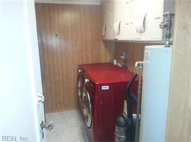 141 W Ocean AVE, Norfolk, VA 23503