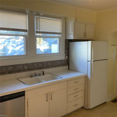 141 W Ocean AVE, Norfolk, VA 23503