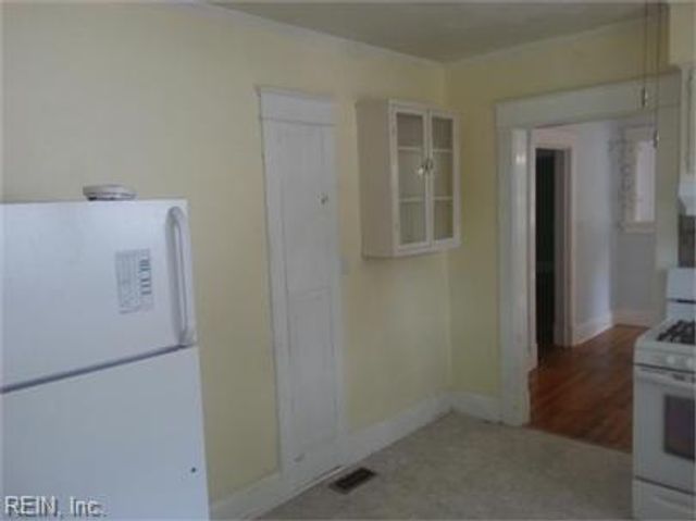 141 W Ocean AVE, Norfolk, VA 23503