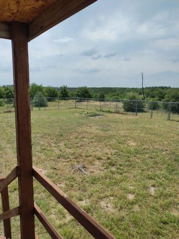 538 Cottletown RD, Smithville, TX 78957