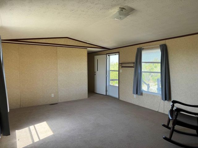 538 Cottletown RD, Smithville, TX 78957