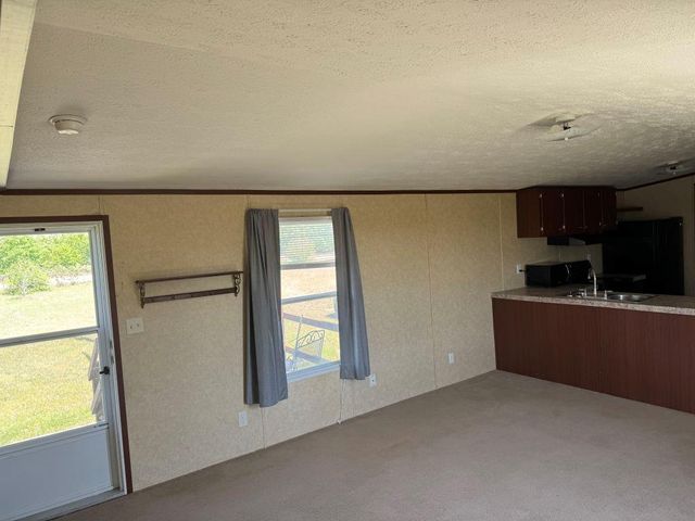 538 Cottletown RD, Smithville, TX 78957