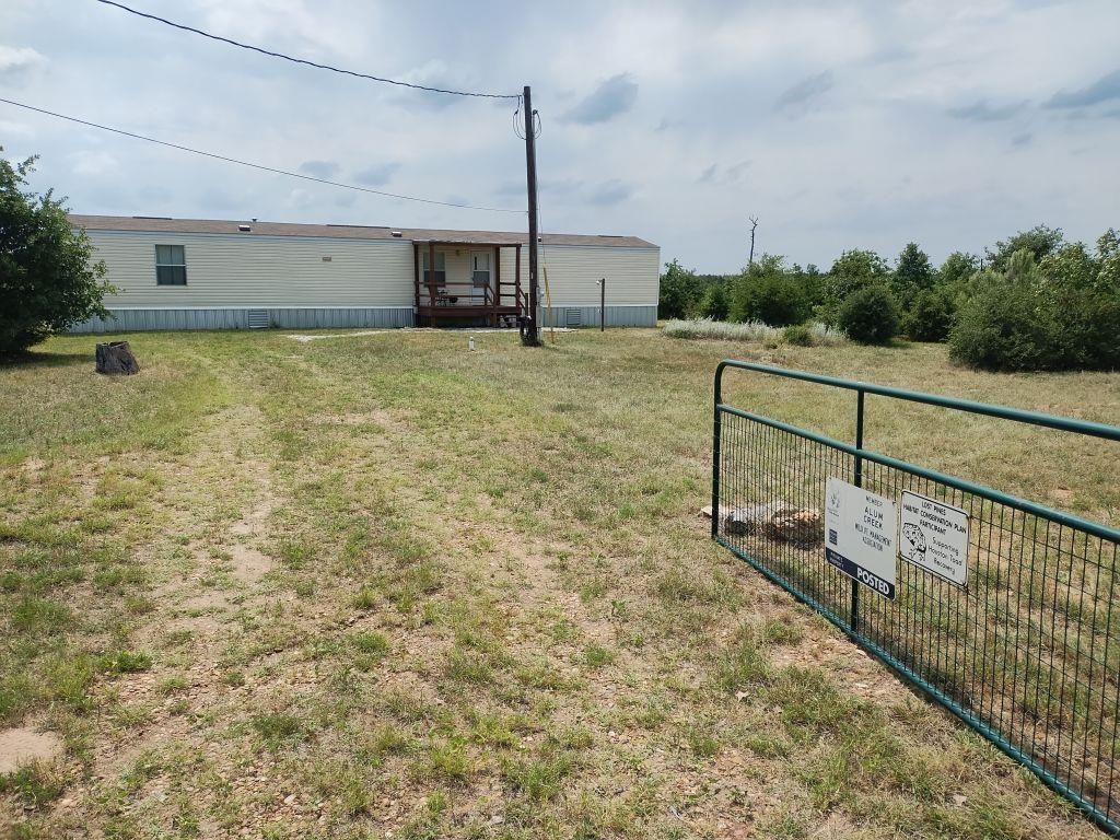 538 Cottletown RD, Smithville, TX 78957