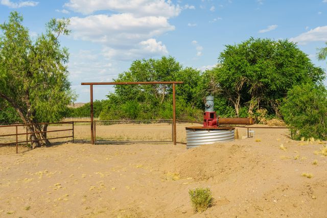 26 Schmittle Road, Socorro, NM 87801