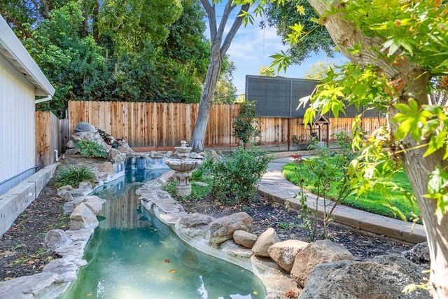 742 Santa Rita Way, Sacramento, CA 95864