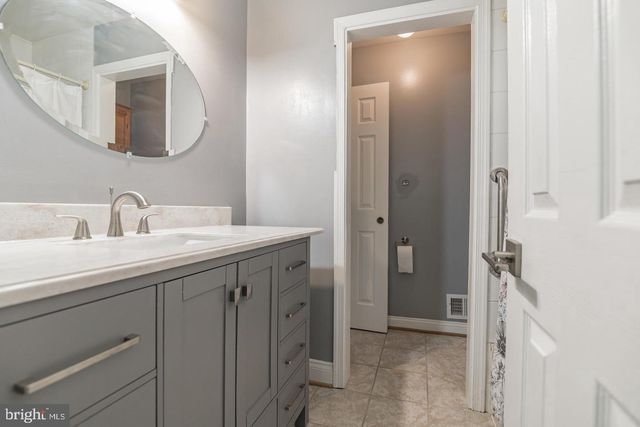 14081 FALLBROOK LN, Woodbridge, VA 22193