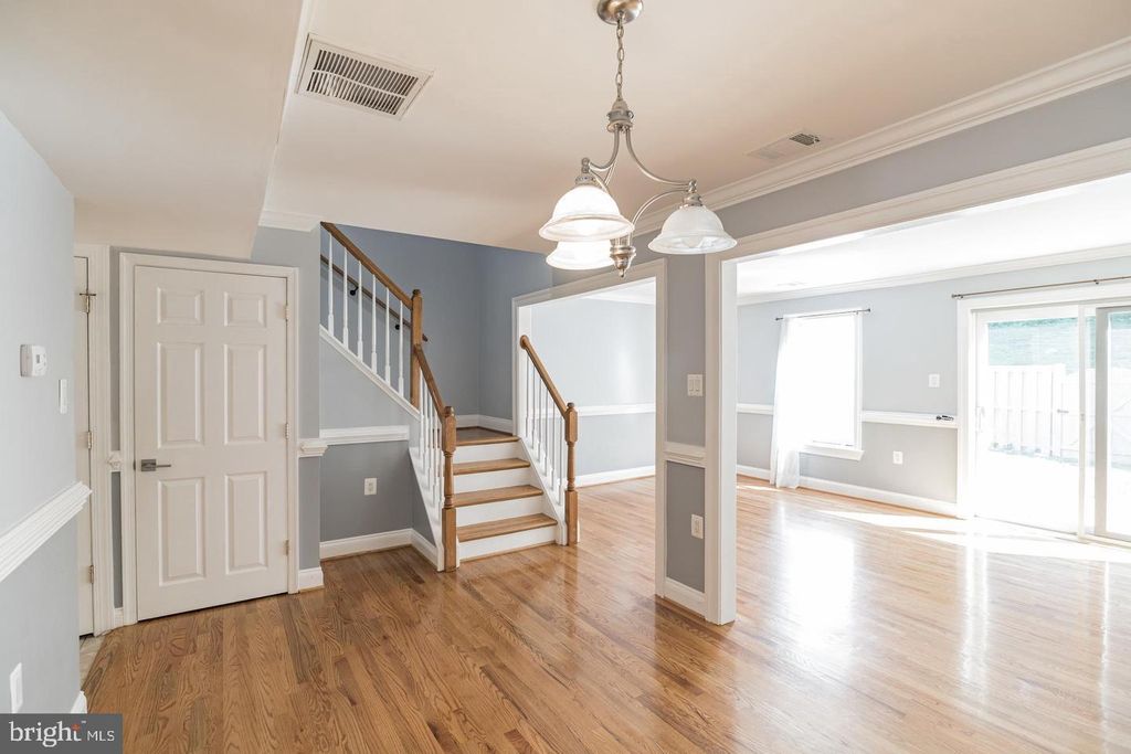 14081 FALLBROOK LN, Woodbridge, VA 22193