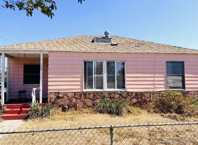 1053 Woodlawn Ave, Chula Vista, CA 91911