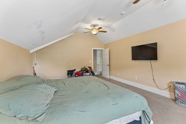 22 Twin Oaks Dr, Nashville, TN 37211