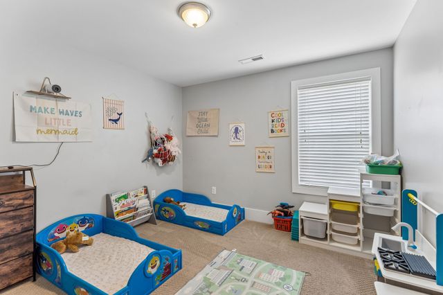 22 Twin Oaks Dr, Nashville, TN 37211
