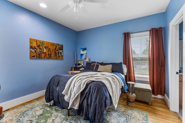 22 Twin Oaks Dr, Nashville, TN 37211