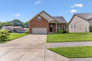 22 Twin Oaks Dr, Nashville, TN 37211