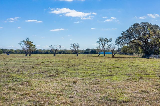 4231 Johnston Road, Wallis, TX 77485