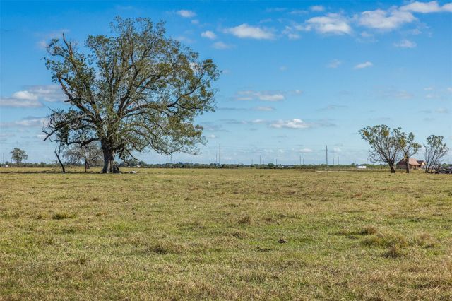 4231 Johnston Road, Wallis, TX 77485