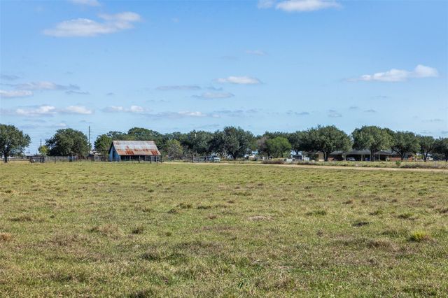 4231 Johnston Road, Wallis, TX 77485