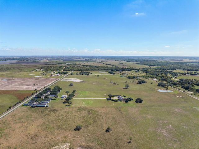 4231 Johnston Road, Wallis, TX 77485