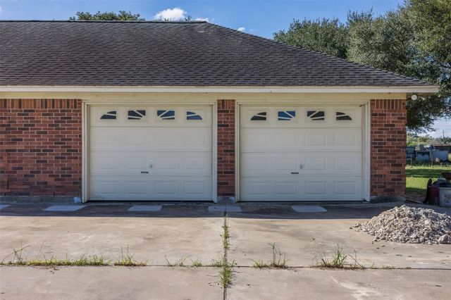 4231 Johnston Road, Wallis, TX 77485