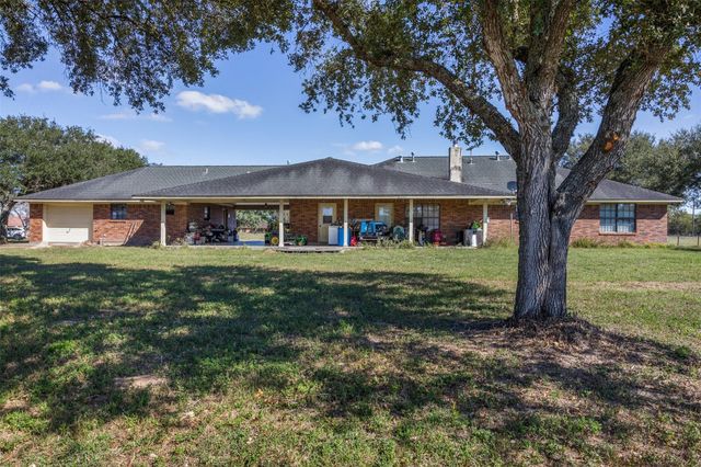 4231 Johnston Road, Wallis, TX 77485