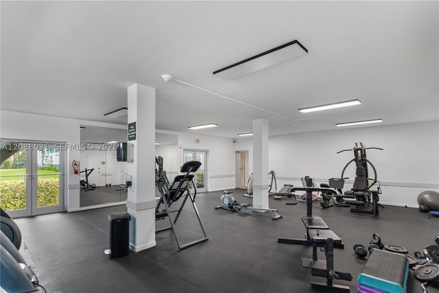 2841 NE 163rd St 607, North Miami Beach, FL 33160