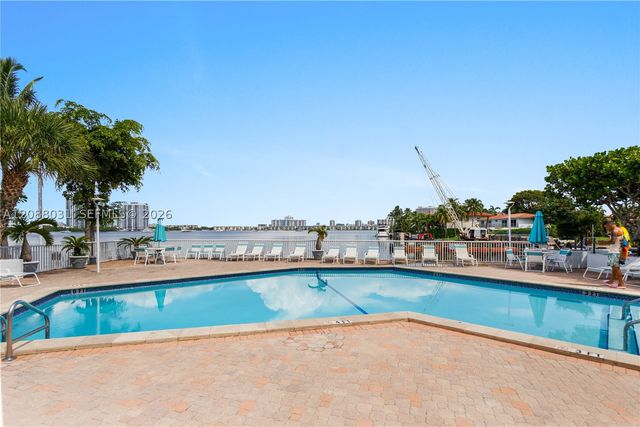 2841 NE 163rd St 607, North Miami Beach, FL 33160
