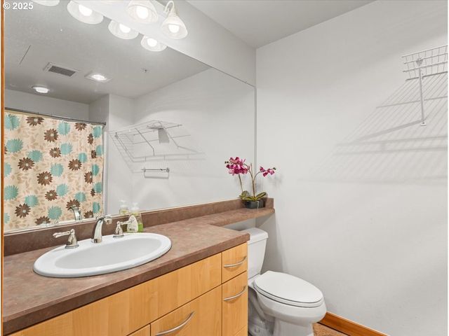 300 W 8TH St 225E, Vancouver, WA 98660