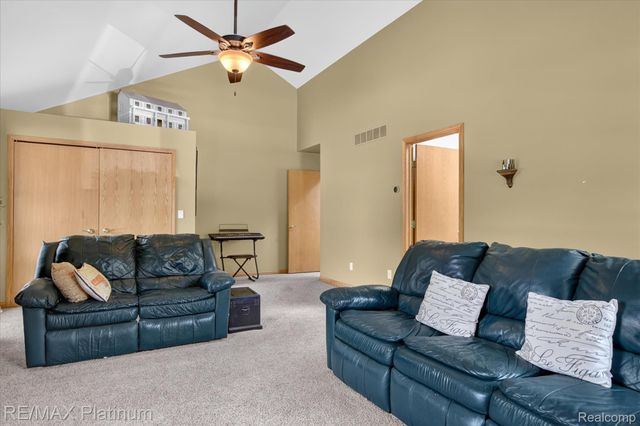 7996 Kearney Road, Northfield Township, MI 48189