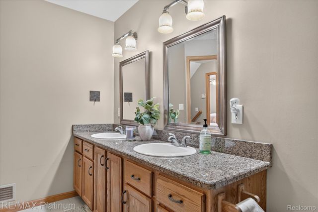 7996 Kearney Road, Northfield Township, MI 48189