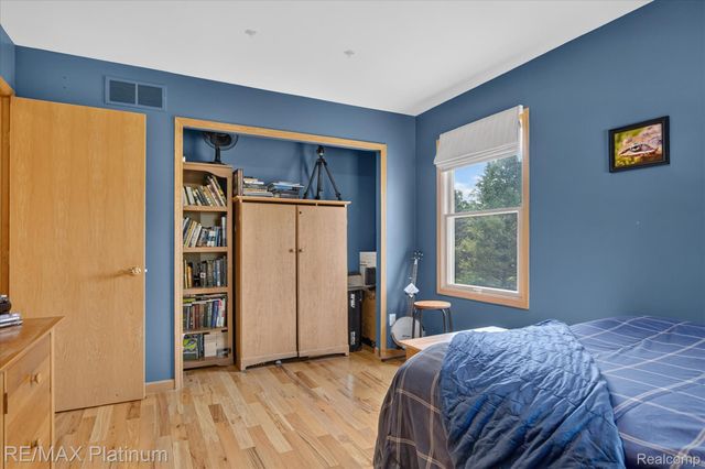 7996 Kearney Road, Northfield Township, MI 48189
