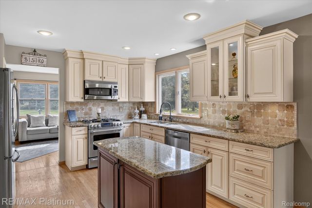 7996 Kearney Road, Northfield Township, MI 48189