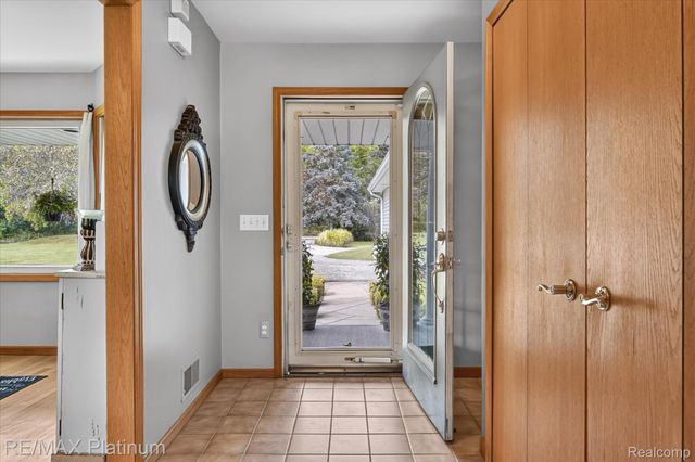 7996 Kearney Road, Northfield Township, MI 48189