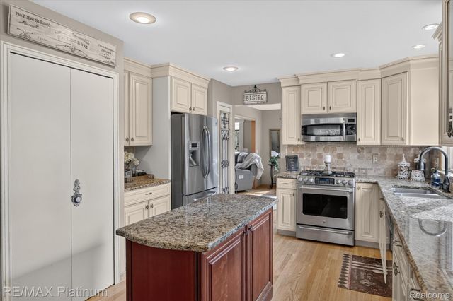 7996 Kearney Road, Northfield Township, MI 48189