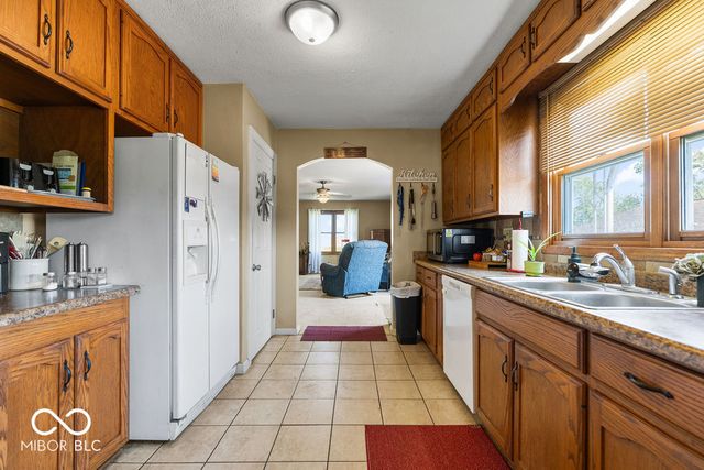 10557 N Us Highway 31, Seymour, IN 47274
