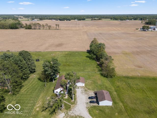 10557 N Us Highway 31, Seymour, IN 47274