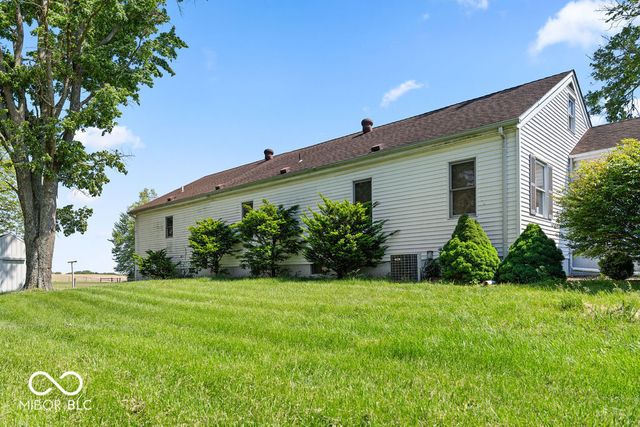 10557 N Us Highway 31, Seymour, IN 47274