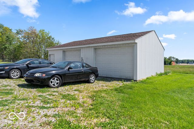 10557 N Us Highway 31, Seymour, IN 47274