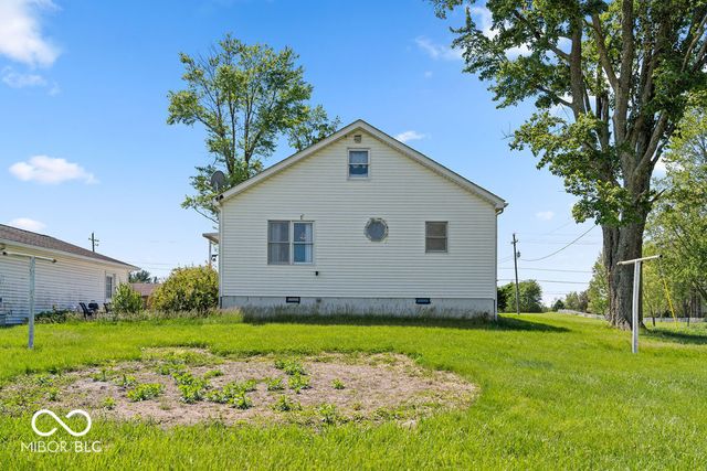 10557 N Us Highway 31, Seymour, IN 47274